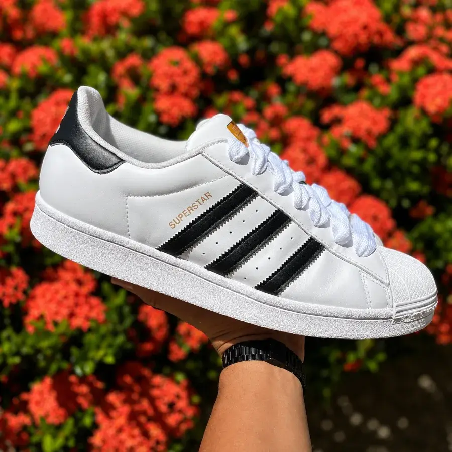 Adidas Superstar branco higienizado pela Wash Sneakers 21 em Santa Cruz da Serra
