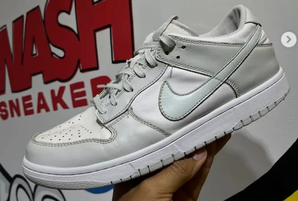 Nike Dunk com pintura depois do serviço